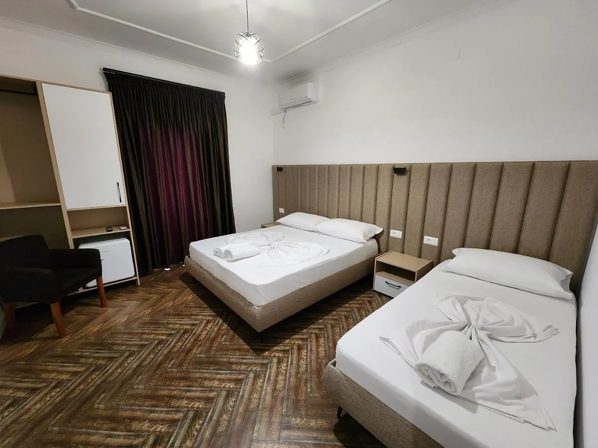 Bed & Breakfast Villa Ax Mirage Vlorë