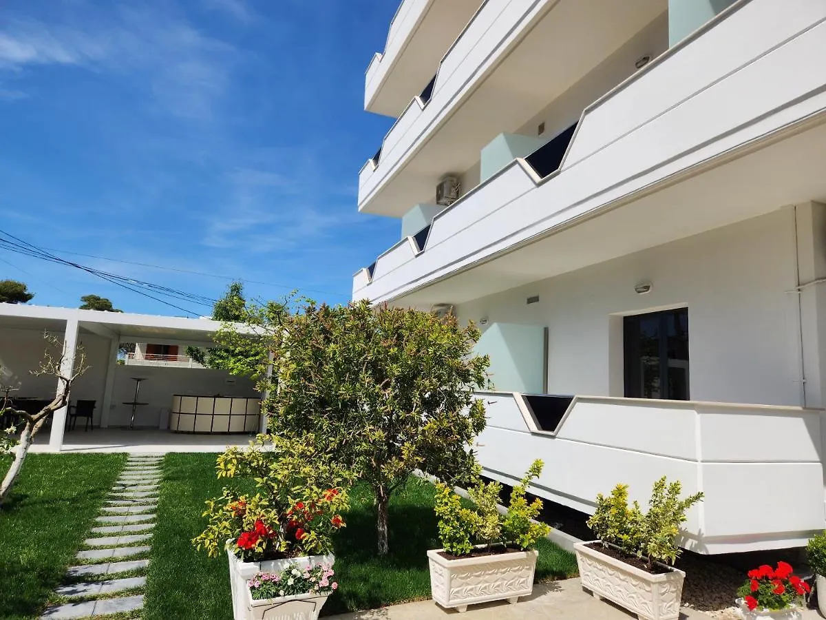 Bed & Breakfast Villa Ax Mirage Vlorë