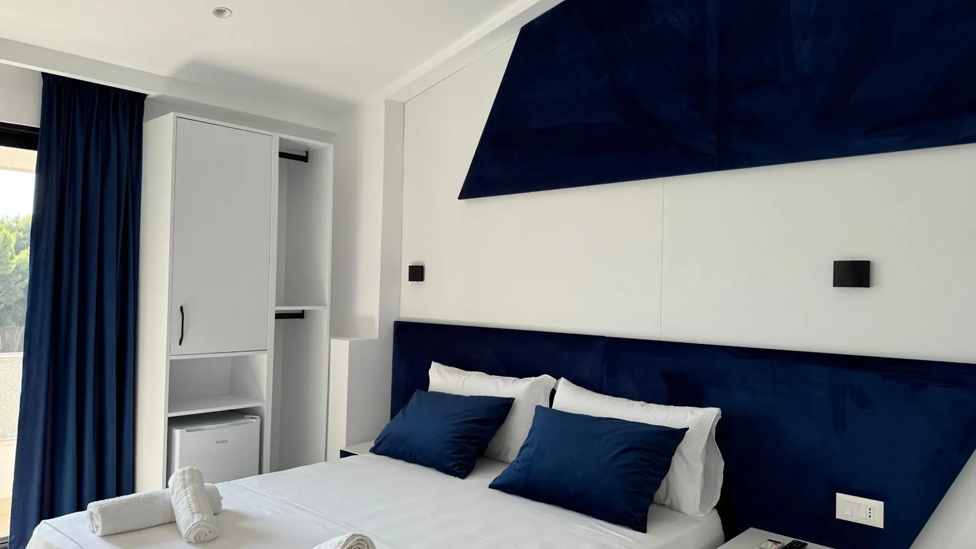 Bed & Breakfast Villa Ax Mirage Vlorë