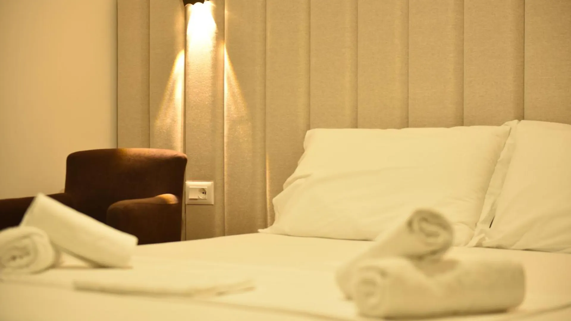 Bed & Breakfast Villa Ax Mirage Vlorë