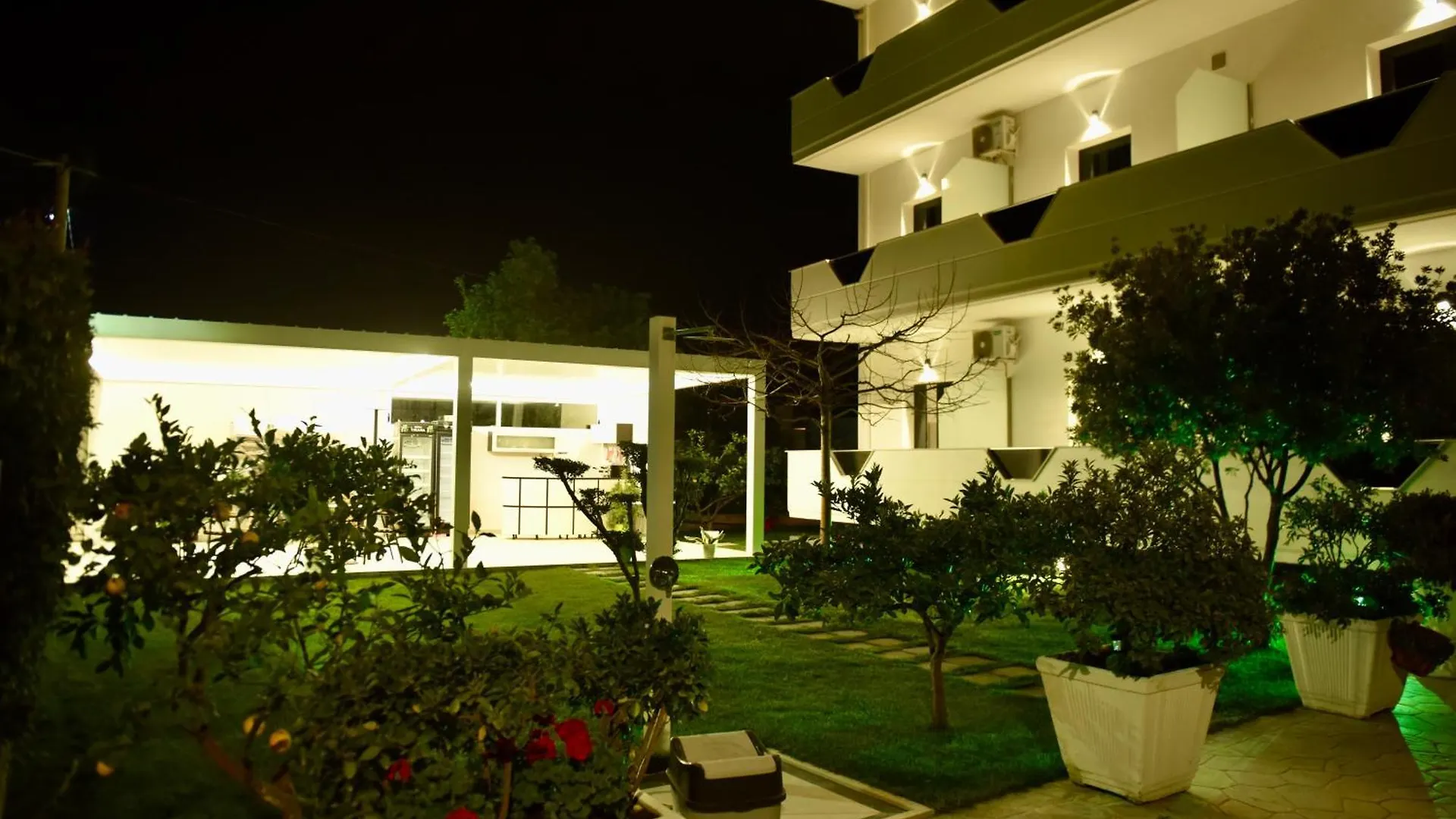 Villa Ax Mirage Vlorë 0*,  アルバニア