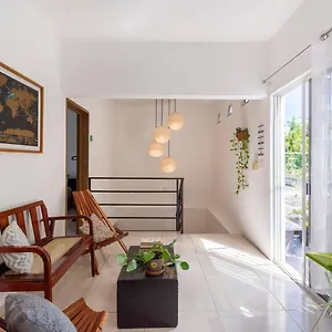 https://carlota-guest-house.quintano-roohotels.com