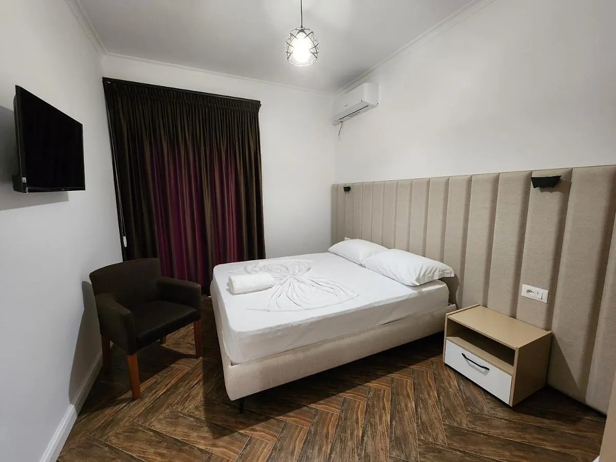 Alojamento de Acomodação e Pequeno-almoço Villa Ax Mirage Vlorë